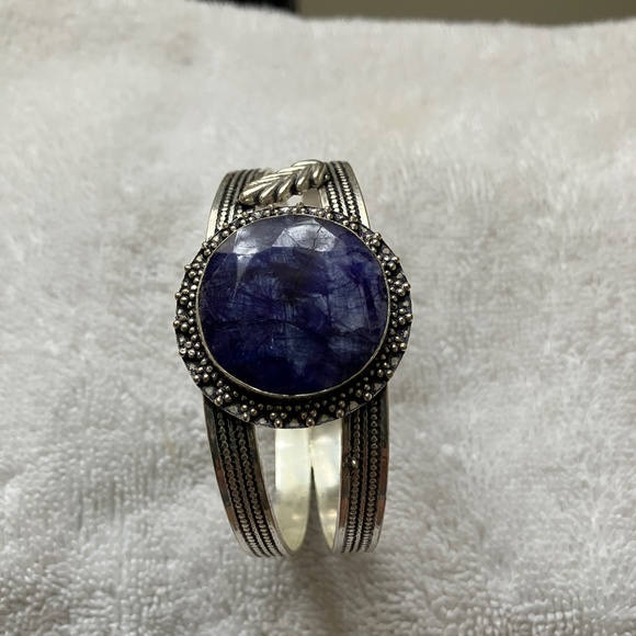 Cuff Bracelet , raw Sapphire, handcrafted - Picture 3 of 3